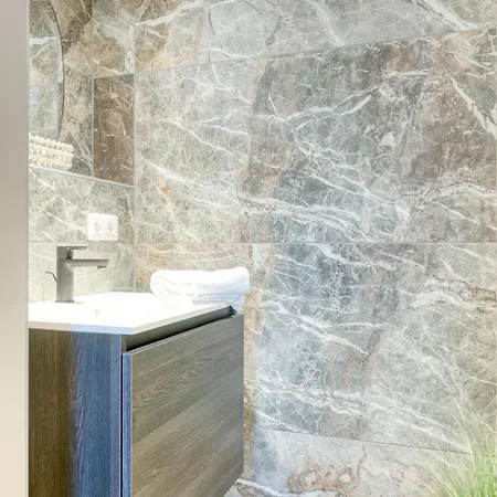 Historic Building - Ideal Retreat شقة *